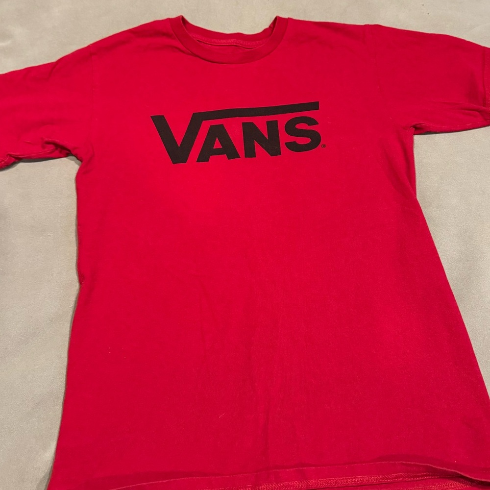 Red men’s small vans T-shirt, barely worn excellent condition.